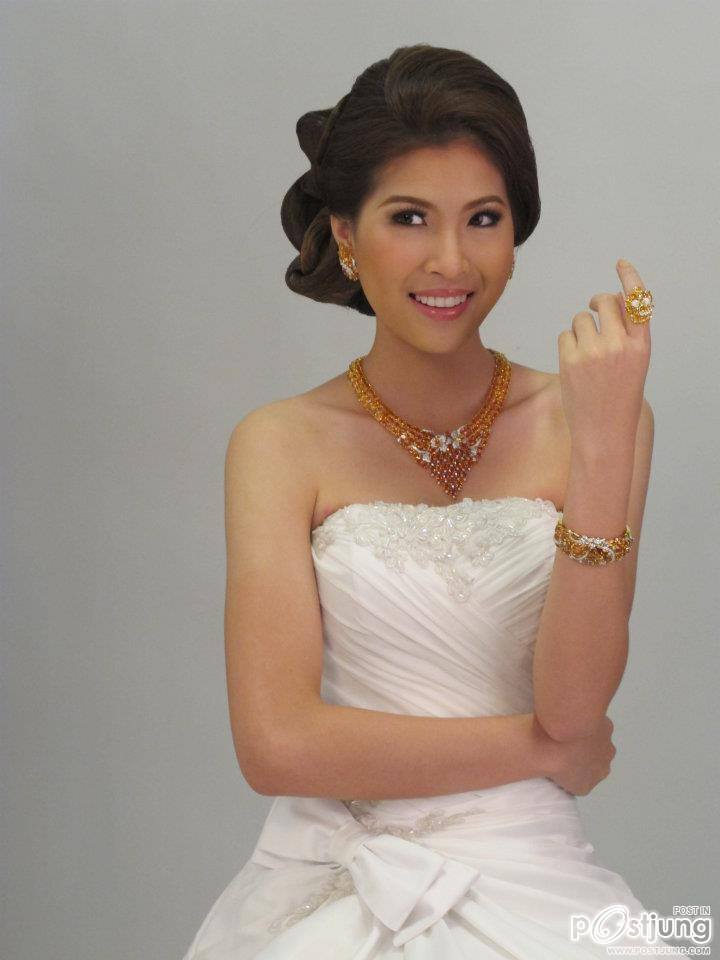 น้องกิฟท์ นางสาวไทย ๒๕๕๓ ถ่ายแบบนิตยสาร IDO