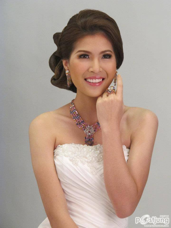 น้องกิฟท์ นางสาวไทย ๒๕๕๓ ถ่ายแบบนิตยสาร IDO