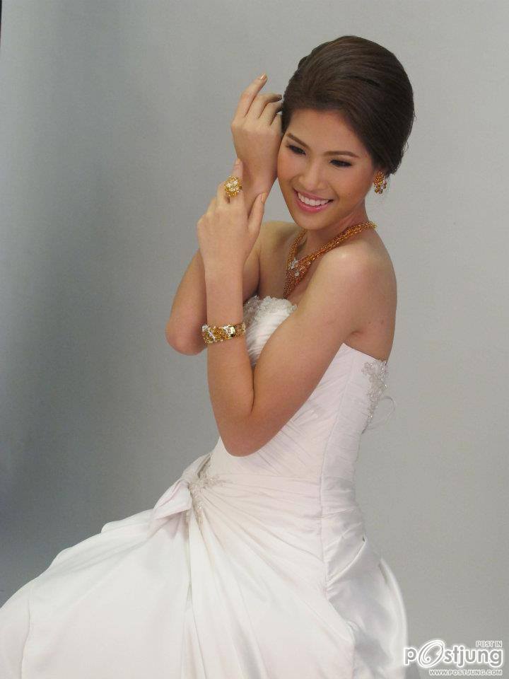 น้องกิฟท์ นางสาวไทย ๒๕๕๓ ถ่ายแบบนิตยสาร IDO