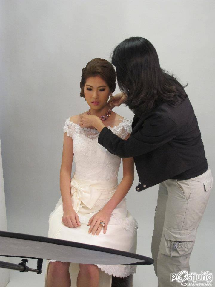 น้องกิฟท์ นางสาวไทย ๒๕๕๓ ถ่ายแบบนิตยสาร IDO