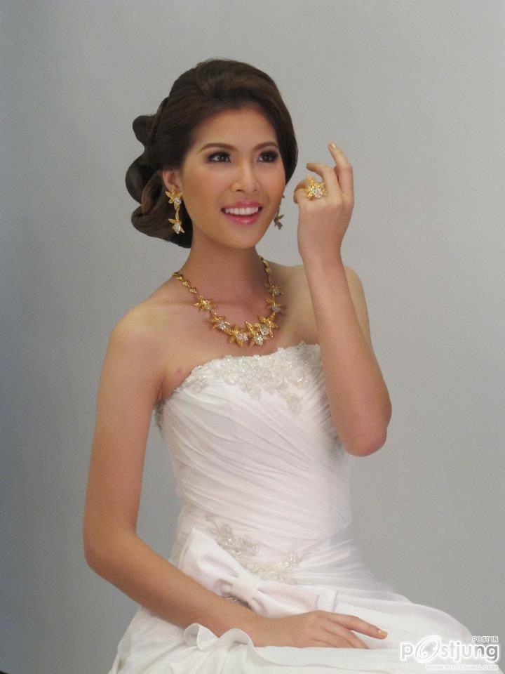 น้องกิฟท์ นางสาวไทย ๒๕๕๓ ถ่ายแบบนิตยสาร IDO