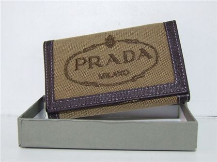 หวานจะพาไป Shop สไตล์ไฮโซ ร้าน Prada ค่ะ