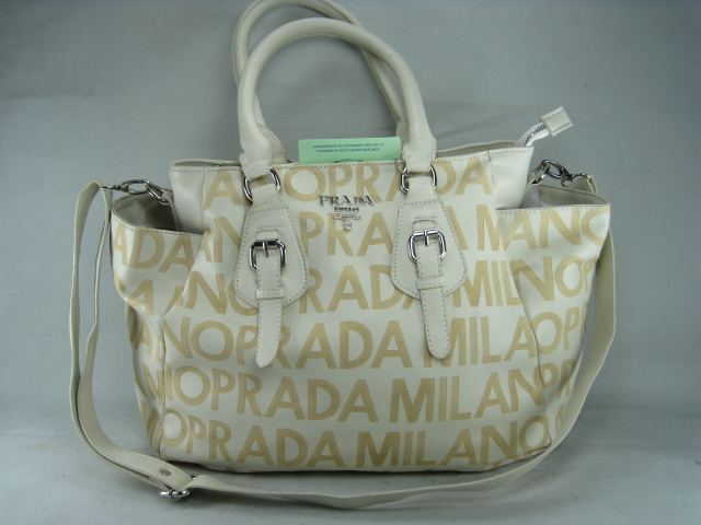 หวานจะพาไป Shop สไตล์ไฮโซ ร้าน Prada ค่ะ