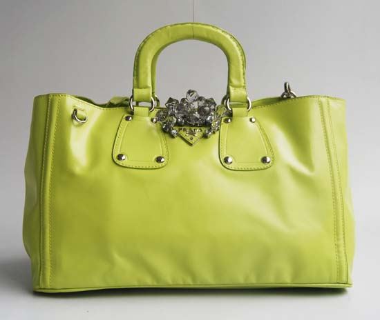 หวานจะพาไป Shop สไตล์ไฮโซ ร้าน Prada ค่ะ