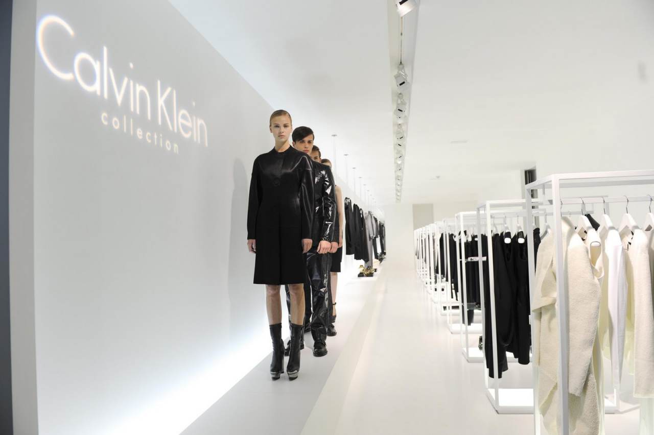 หวานพาShopอีกค่ะ  calvin klein สไตล์เรียบๆหรูๆค่ะ