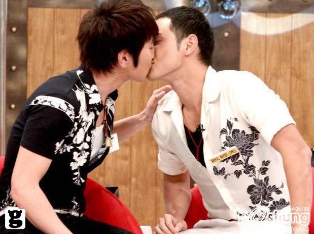 สองนักแสงนำของเรื่องmonga