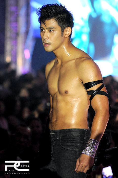หล่อ เกินห้ามใจ