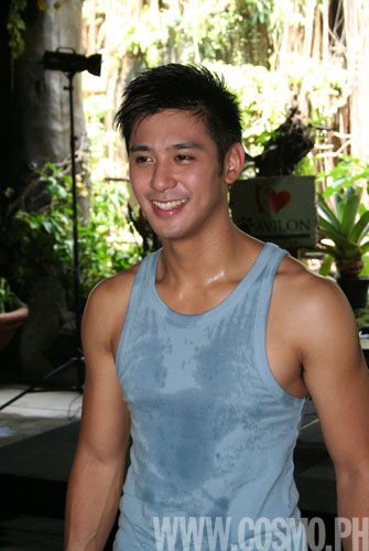 หล่อ เกินห้ามใจ
