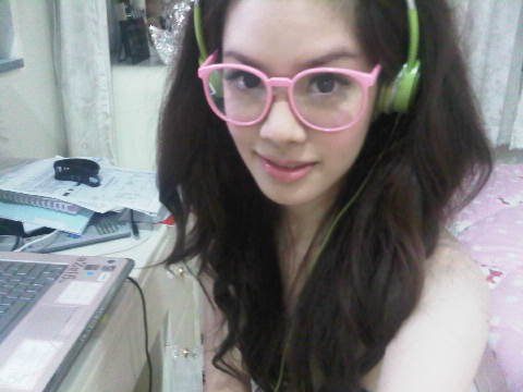 สาวๆใส่แว่นเป็นเด็กเนิร์สค่าา