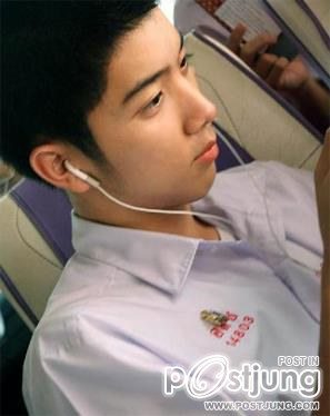 หนุ่มหล่อมัธยมน่ารัก