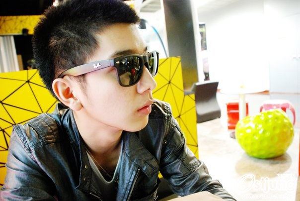 หนุ่มหล่อมัธยมน่ารัก