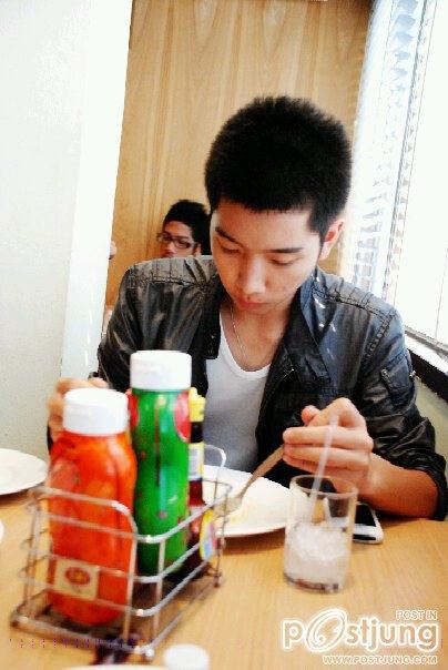 หนุ่มหล่อมัธยมน่ารัก