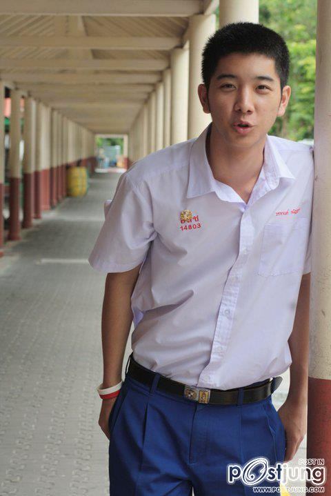 หนุ่มหล่อมัธยมน่ารัก