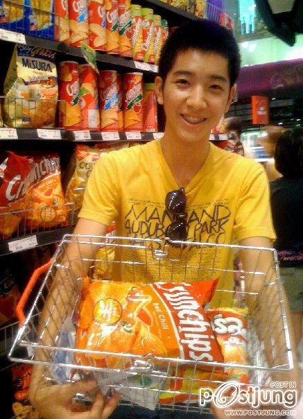 หนุ่มหล่อมัธยมน่ารัก