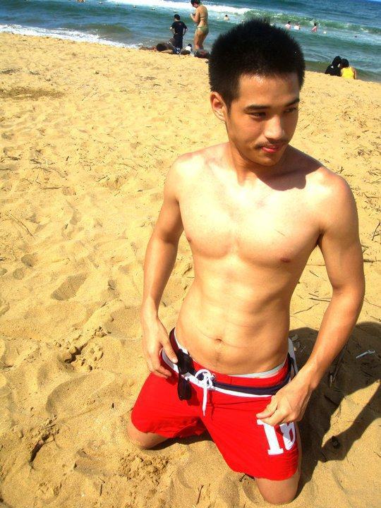 หนุ่มตี๋ สะกิดติ่ง