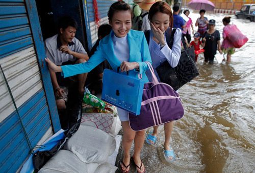ประมวลภาพ น้ำท่วมกรุงเทพ จากสือเมืองนอก