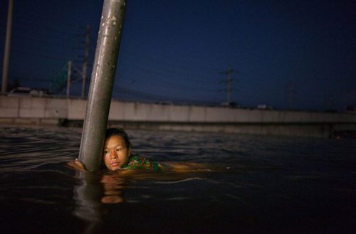 ประมวลภาพ น้ำท่วมกรุงเทพ จากสือเมืองนอก