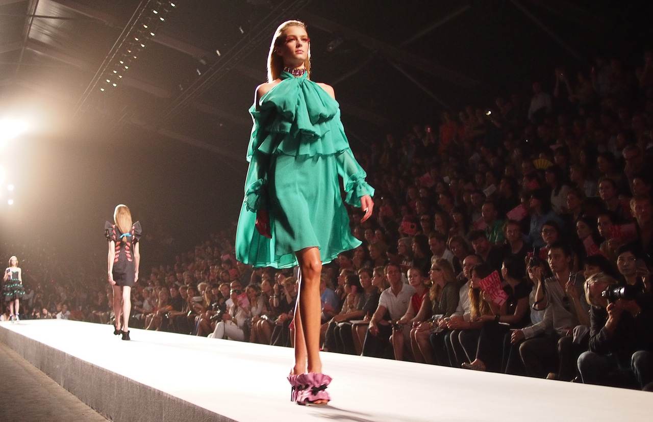 VIKTOR & ROLF SPRING/SUMMER 2012