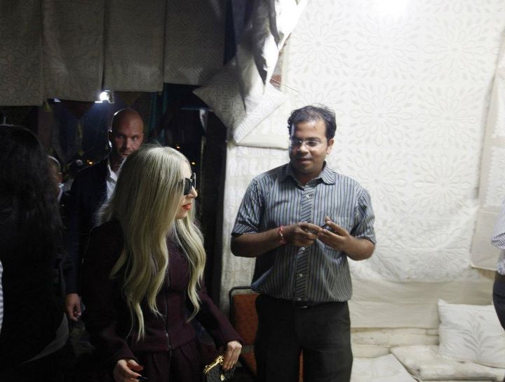 Lady Gaga 28.October.2011 Shopping in New Dehli
