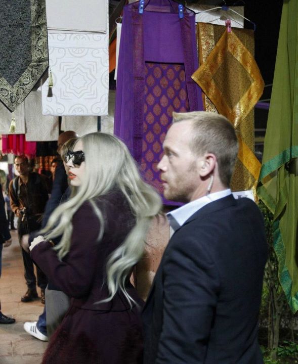 Lady Gaga 28.October.2011 Shopping in New Dehli