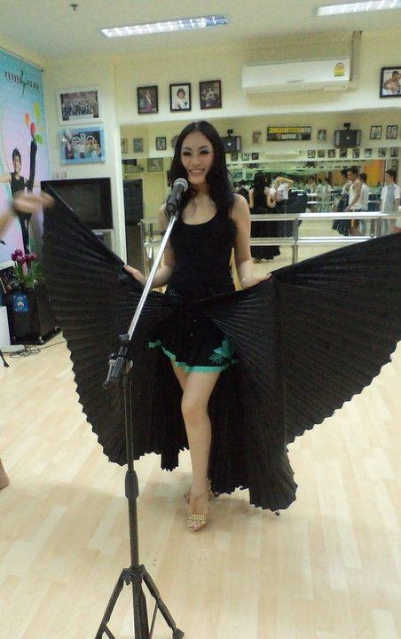 โรงเรียนสอนนางงาม By สถาบันฯ Center Stage