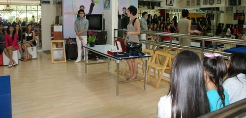 โรงเรียนสอนนางงาม By สถาบันฯ Center Stage