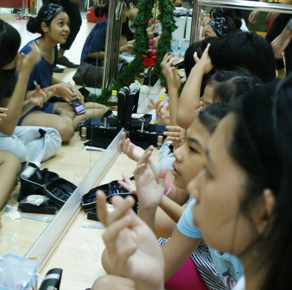 โรงเรียนสอนนางงาม By สถาบันฯ Center Stage.