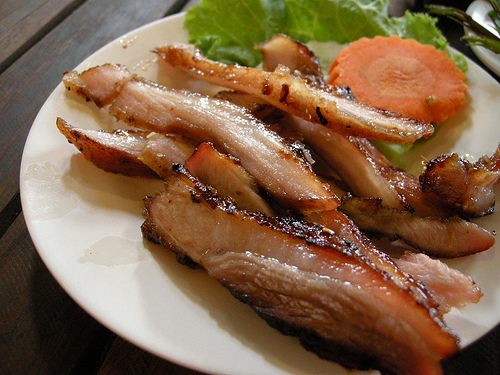 ทานส้มตำและอาหารอีสานกันค่ะ