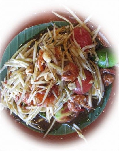 ทานส้มตำและอาหารอีสานกันค่ะ