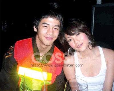 แอลลี่ ชอบ พี่เป๋า มากๆค่ะ น่ารัก ง่ะ