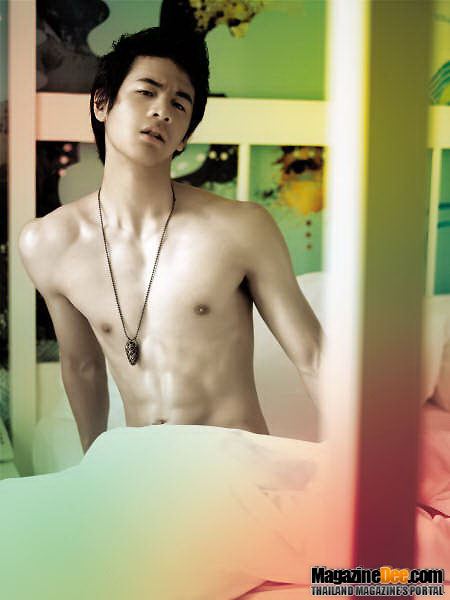แอลลี่ ชอบ พี่เป๋า มากๆค่ะ น่ารัก ง่ะ