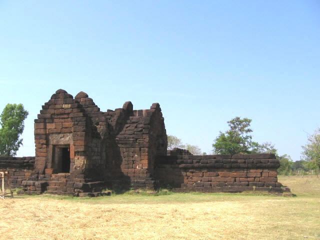 ปราสาทขอมบ้านพันนา