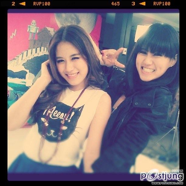 พี่ฟาง พี่เฟย์ ค่ะ