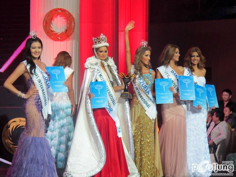 Miss International 2011 สาวไทยเข้ารอบ Top 15 พร้อมรางวัลชุดประจำชาติยอดเยี่ยม !!!