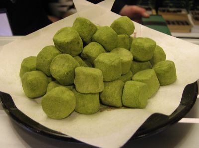 กินขนมต้อนรับช่วงเทศกาลกันค่ะ