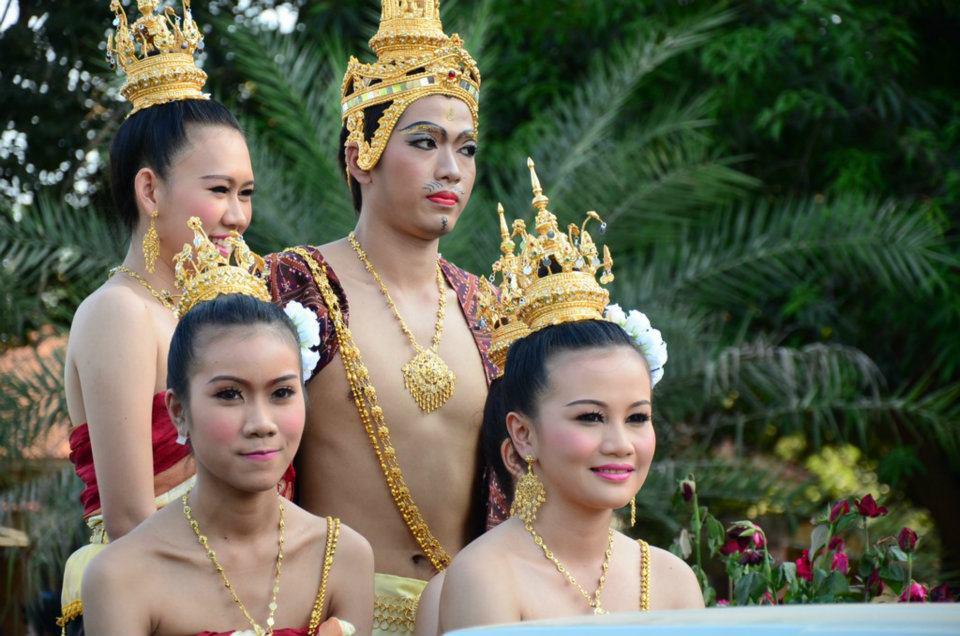 ขบวนแห่งานลอยกระทง มมส จัดยิ่งใหญ่