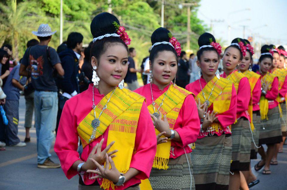 ขบวนแห่งานลอยกระทง มมส จัดยิ่งใหญ่
