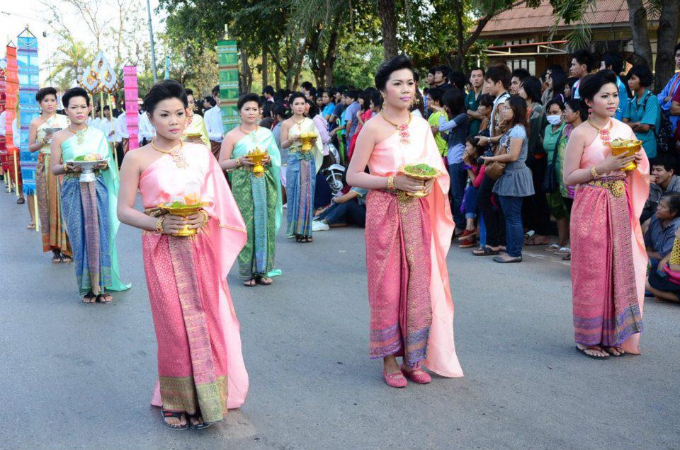 ขบวนแห่งานลอยกระทง มมส จัดยิ่งใหญ่
