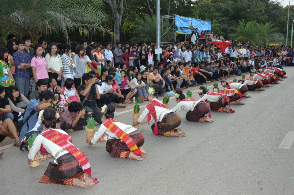 ขบวนแห่งานลอยกระทง มมส จัดยิ่งใหญ่