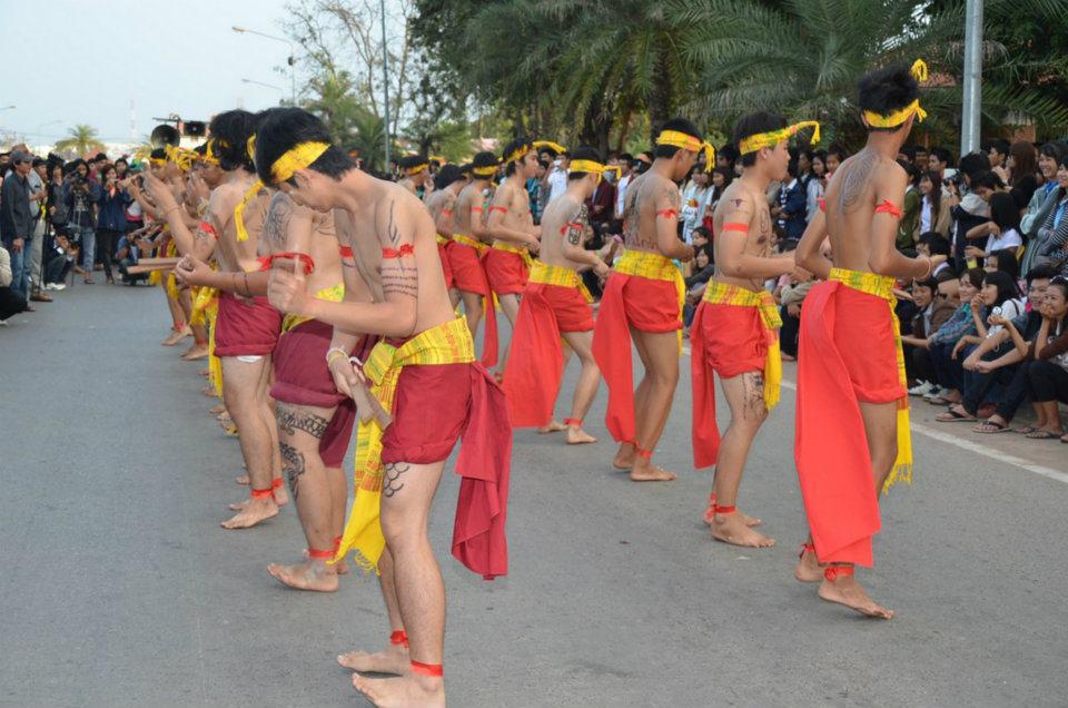 ขบวนแห่งานลอยกระทง มมส จัดยิ่งใหญ่