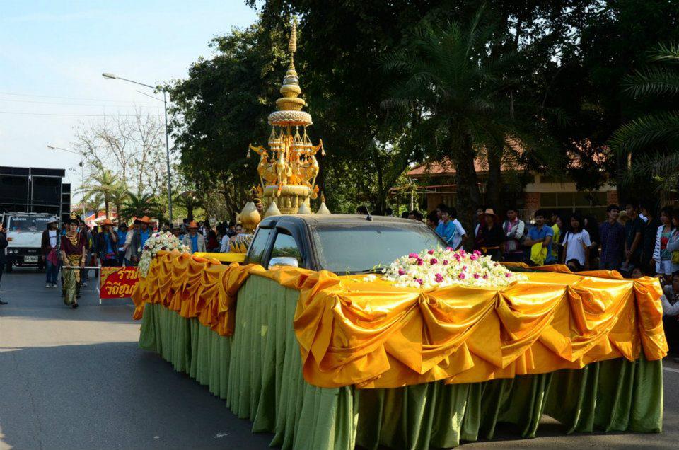 ขบวนแห่งานลอยกระทง มมส จัดยิ่งใหญ่