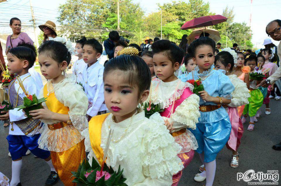 ขบวนแห่งานลอยกระทง มมส จัดยิ่งใหญ่
