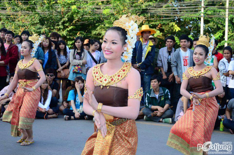 ขบวนแห่งานลอยกระทง มมส จัดยิ่งใหญ่