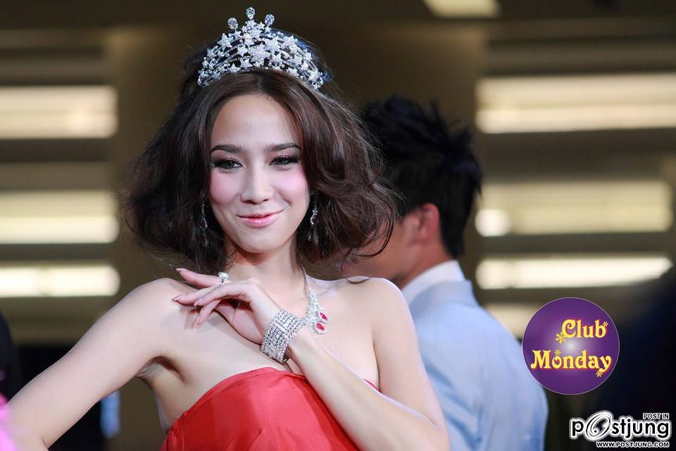 "พัชราภา"สวยๆไปกับชุดสีเเดง!!!!