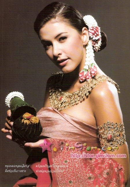 เมื่อนางเอก สวมใส่ชุดไทย ก็สวยวิจิตรงดงามไปอีกแบบ