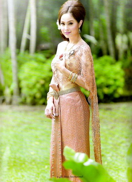 เมื่อนางเอก สวมใส่ชุดไทย ก็สวยวิจิตรงดงามไปอีกแบบ