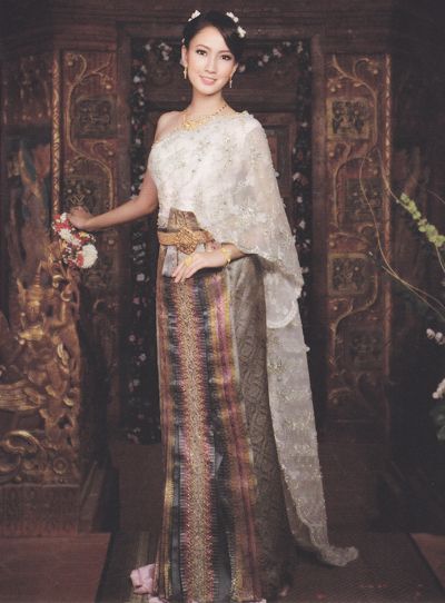 เมื่อนางเอก สวมใส่ชุดไทย ก็สวยวิจิตรงดงามไปอีกแบบ