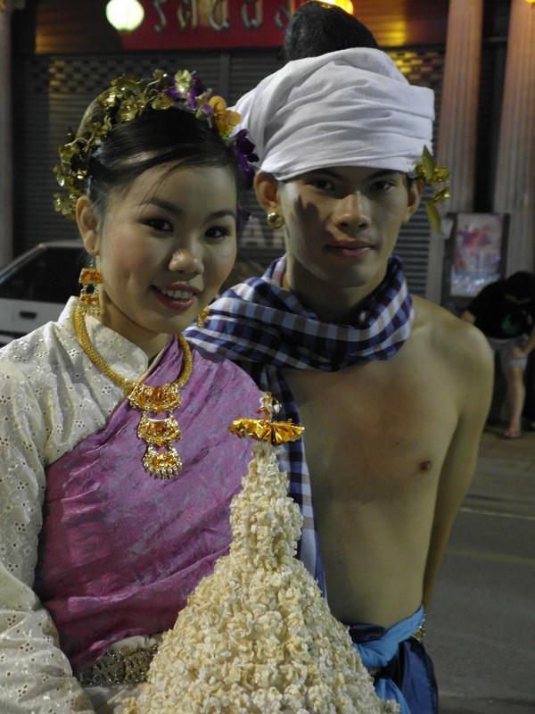 หนุ่มๆเชียงใหม่ จากงานลอยกระทง คร๊า