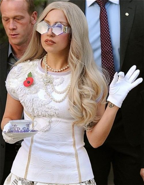 Lady Gaga ขอเป็นผู้ดีอังกฤษ