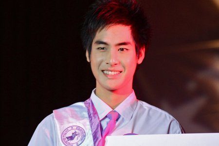 น้องนาวเดือนมช.หล่อดีค่ะ